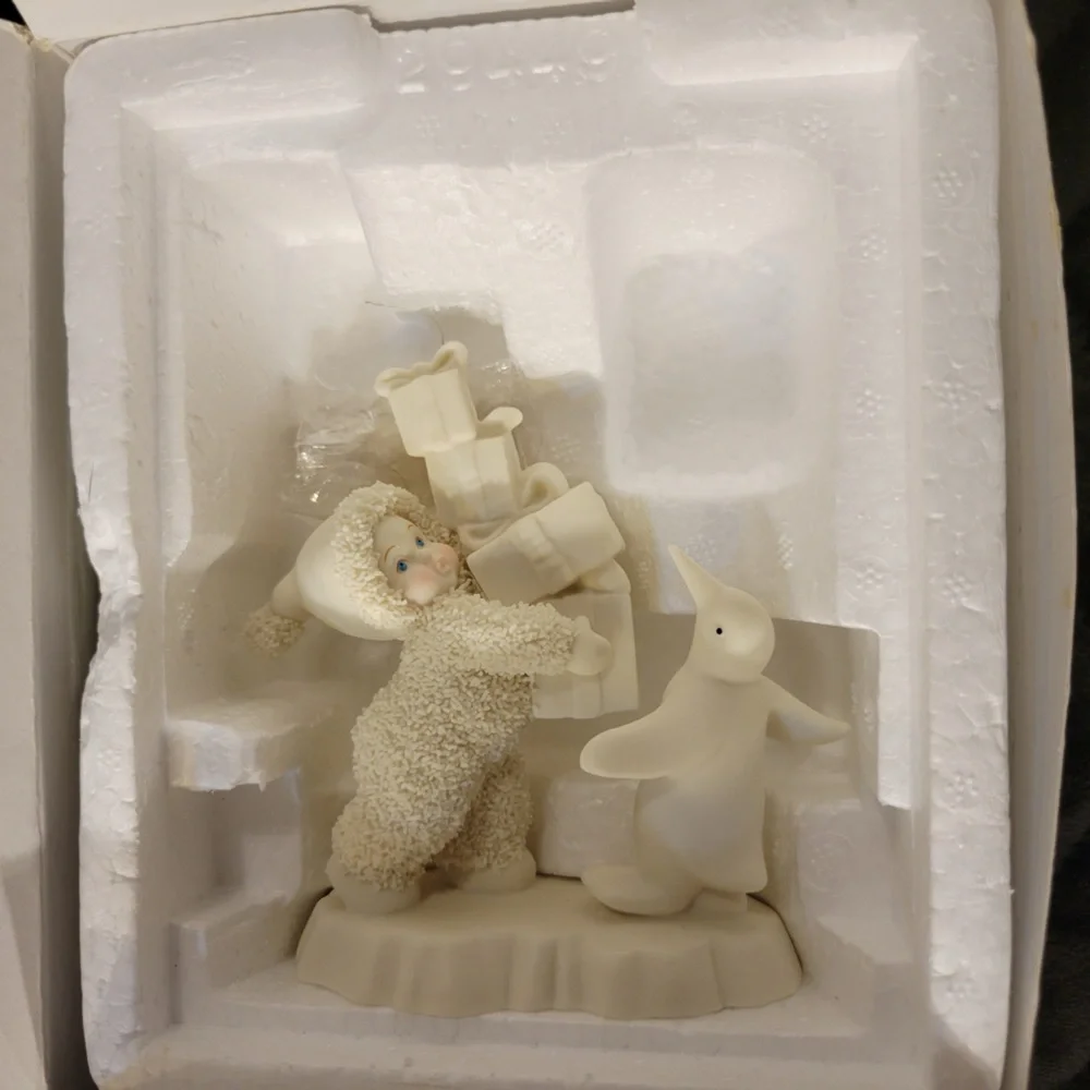 VTG Dept. 56 Snowbabies I Have Lots To Give Penguin Gifts Presents Christmas Fun